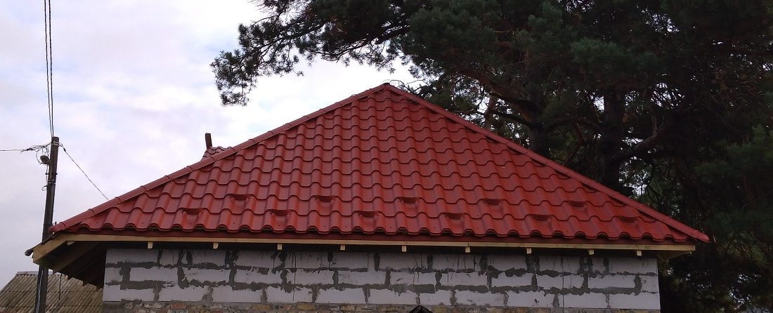 будинок з металочерепицею Альпіна